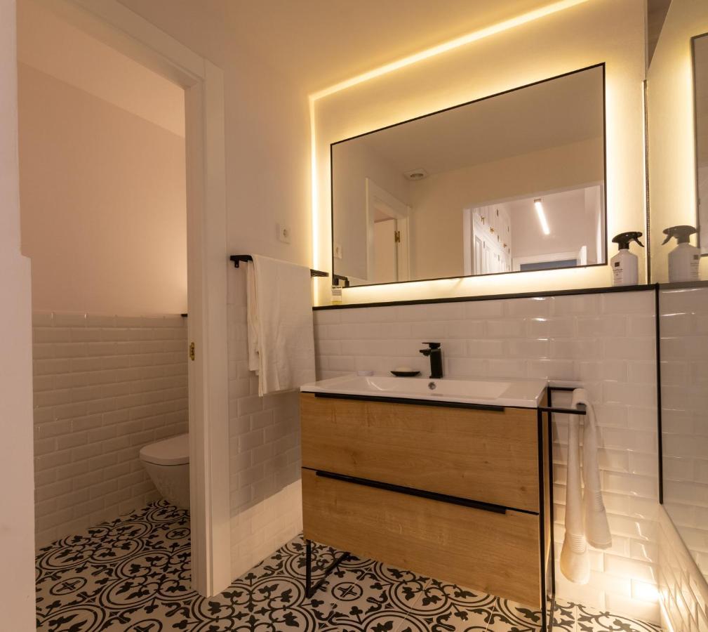 Henao Park De Suites, En Pleno Centro Con Garaje Directo Appartamento