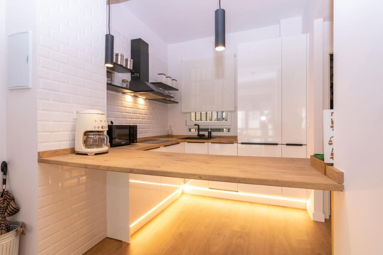 Henao Park De Suites, En Pleno Centro Con Garaje Directo Appartamento
